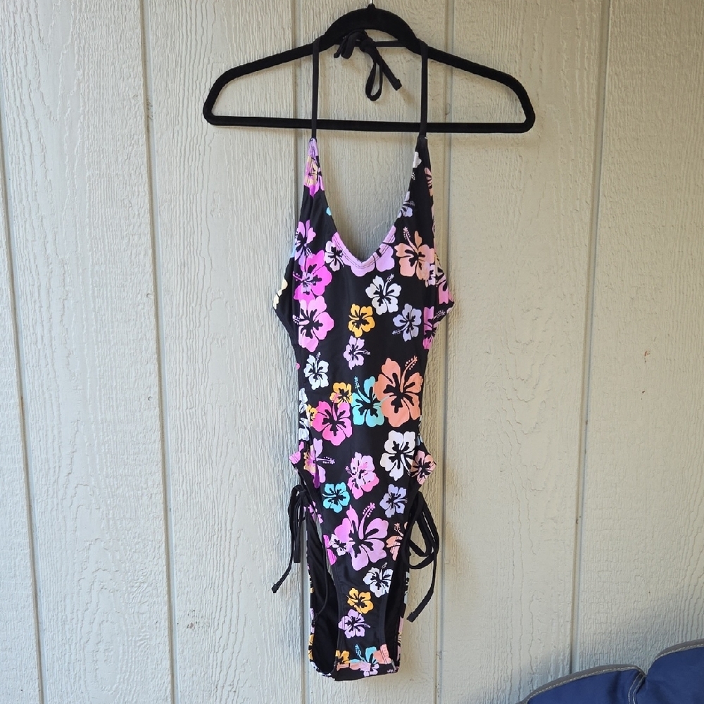 Cupshe Black Floral One-Piece Swimsuit